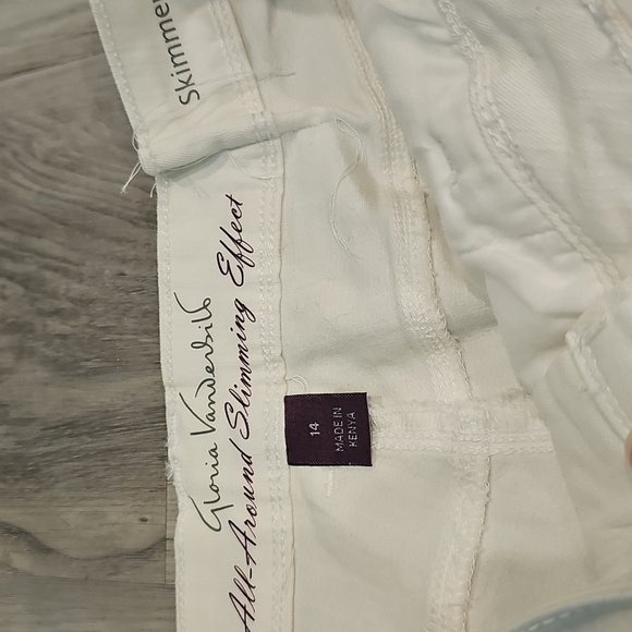 Gloria Vanderbilt Women's White Skimmer Pants 14 NWT - Picture 2 of 3